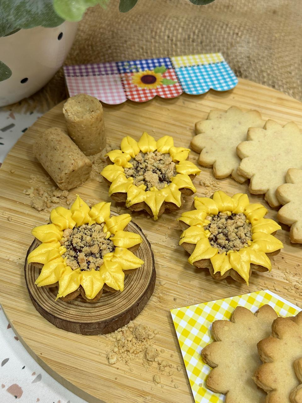 Tortinhas e biscoitos juninos prontos para vender